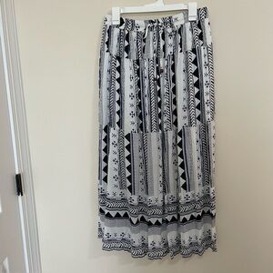 Gypsie Blu White Navy Geometric Patterned Smocked Waist Maxi Skirt Women’s Sz M